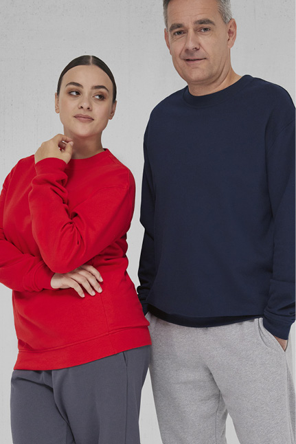 collegegenser ID.222, collegegenser, collegegenser med logo, unisex collegegenser, B&C genser, ID.222 CREW, profilklær med trykk, profilklær med logo, reklamegenser, reklameartikler, bærekraftig collegegenser, genser med trykk, genser med logo til bedrifter, logoprodukter, firmagaver med logo, gaver uten logo til ansatte, merch til bedrifter, profileringsklær, miljøvennlig profilering, bærekraftige profilklær, gensere til arrangement, kampanjegensere, gensere for lag og organisasjoner, teamgenser med logo, genser til skoleklasser, arbeidsklær til skole, genser til ansatte, profileringsklær høst, profileringsklær vinter, OEKO-TEX genser, Fair Wear genser, B&C profilklær, collegegenser kampanje, firmagaver høst og vinter