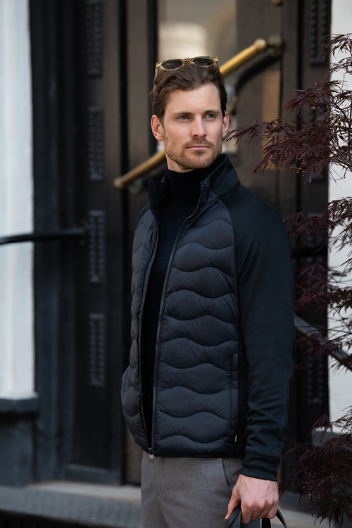 lett dunjakke med logo, dunjakke med logo til bedrifter, Nimbus Stillwater, Nimbus dunjakke, profiljakke dun, firmaklær yttertøy, lett dunjakke herre dame, dunjakke med trykk, dunjakke med brodering, firmagave jakke, gave til ansatte yttertøy, corporate down jacket, lightweight down jacket, hybrid down jacket, 700 fill power jacket, YKK Metalux zipper, BIONIC FINISH ECO, bærekraftig profiljakke, premium profilklær, high end corporate wear, arbeidstøy med logo, profileringsklær, klær med logo til bedrifter, branded down jacket, Nimbus CPH, stillwater Nimbus herre