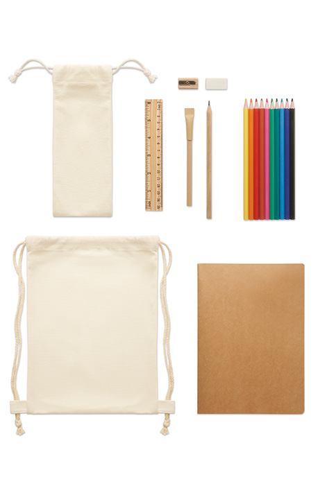 tegnesett for barn, tegnesett i pose, gavepose med tegnesaker, aktivitetssett barn, kreativt tegnesett, tegnesaker med logo, tegnesett til messer, reklameartikler barn, tegnepose med trykk, silketrykk logo, firmagaver barn, skoler logoprodukter, barnehage gave, tegnebok med logo, miljøvennlig tegnesett, CE-merket tegnesett, aktivitetssett med trykk, merch til barn, profilprodukter til arrangementer, kreativ gavepose, cotton drawstring bag, kids drawing set, Camisa AS, museumsgaver, merch til museum