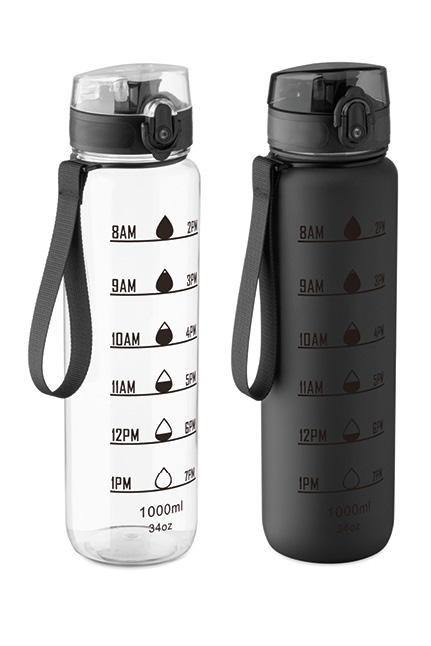 sportsflaske, vannflaske 1L, med logo, firmagave, profilprodukt, miljøvennlig, RPET, BPA-fri, trening, tur, event, tampotrykk, merking på flaske, trykk på lokk, bærereim, bedrift, håndvask, bærekraftig vannflaske, Isfjorden, Camisa, drikkeflaske til bedrifter, profilklær, giveaways, Sportsflaske med tidsmarkeringer, vannflaske med tidsmarkering